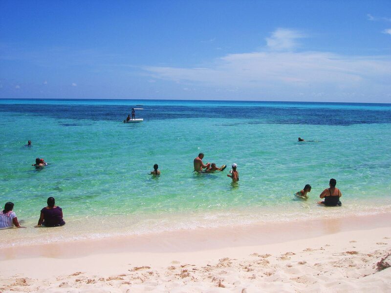 Cozumel Beach Clubs (2026): How They Work, What They Cost & How to Pick One